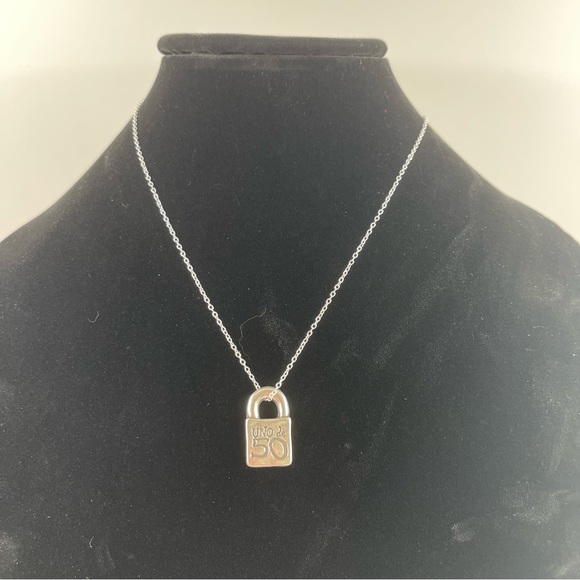 NEW! Uno de 50 Women’s Cincuenta Lock Pendant 18” Sterling Silver Chain Necklace - Picture 5 of 6